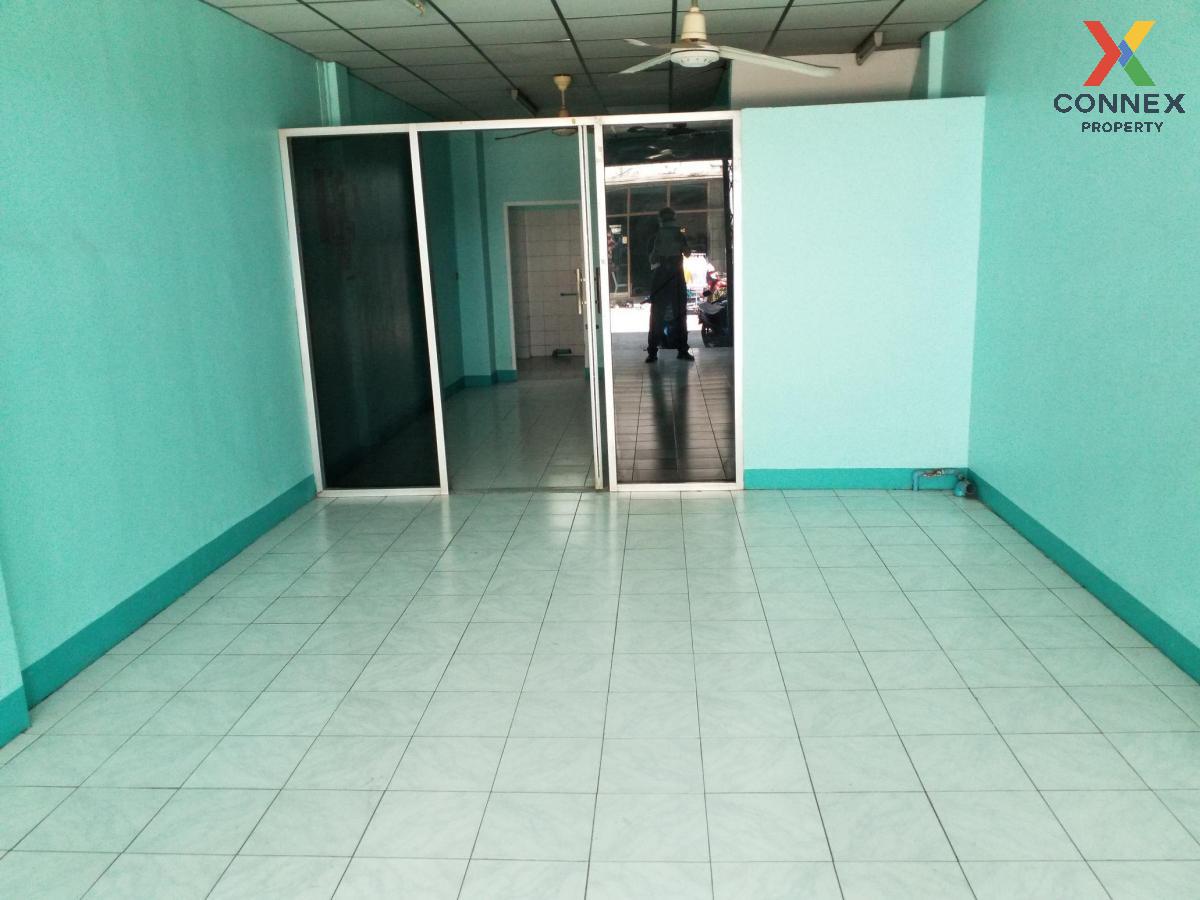 For SaleShop HousePattaya, Bangsaen, Chonburi : For Sale Commercial building, 3 storey, Soi Ban Suan - Phraya Sajja 5 , Ban Suan , Mueang Chon Buri , Chon Buri , CX-85220