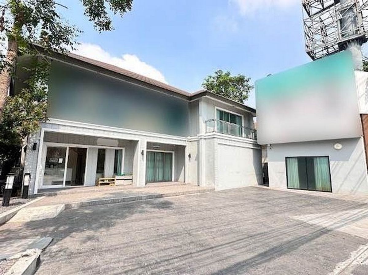 For RentHouseYothinpattana,CDC : HR2674, big house for rent Next to the road along Ram Inthra Express Near Central East Ville, suitable for clicking the office, restaurant