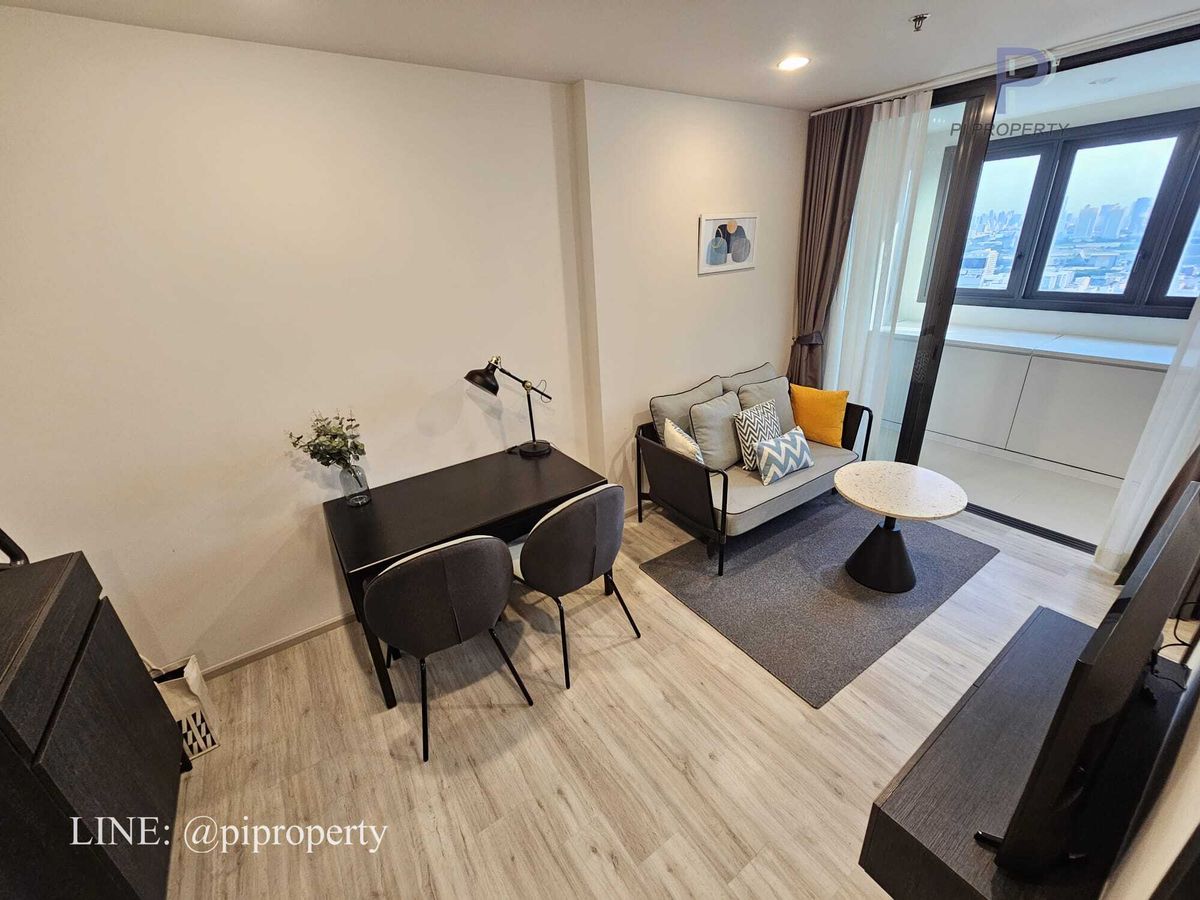 For RentCondoRatchadapisek, Huaikwang, Suttisan : High rise 1Bedroom unit for rent in XT Huaikhwang. Ready to move in. Huaikhwang - Rama 9 lifestyle. Unité de grande hauteur 1 chambre à louer à XT Huaikhwang. Prêt à emménager. Huaikhwang - Rama 9 style de vie.