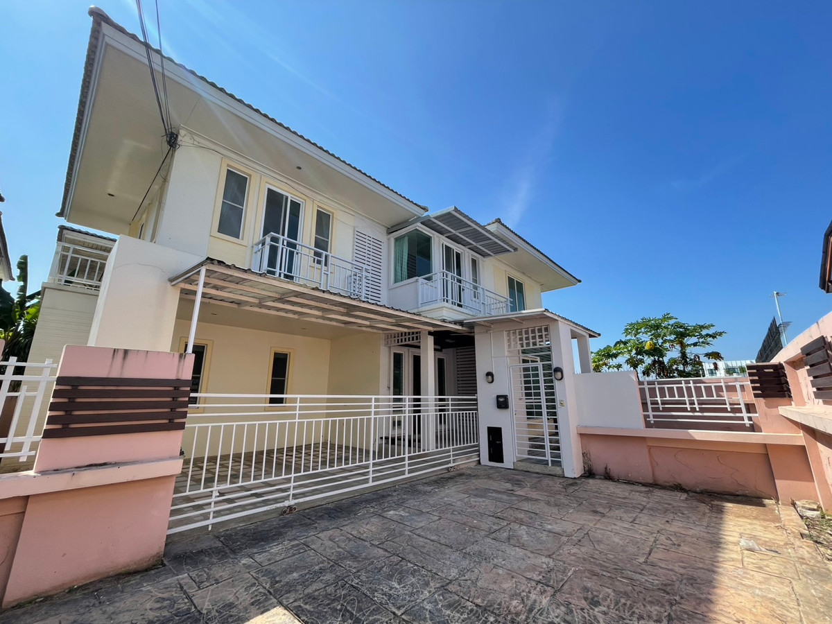 For RentHouseChokchai 4, Ladprao 71, Ladprao 48, : 2-story detached house for rent Lat Phrao Road 71 Air conditioning, complete furniture There are 3 bedrooms, 4 bathrooms. Rental price 28,000 baht per month.