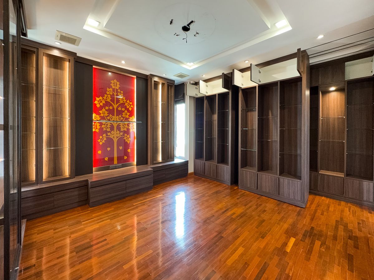 For SaleHouseLadkrabang, Suwannaphum Airport : Luxury European-style corner single house – Casa Grand Onnut–Wongwaen