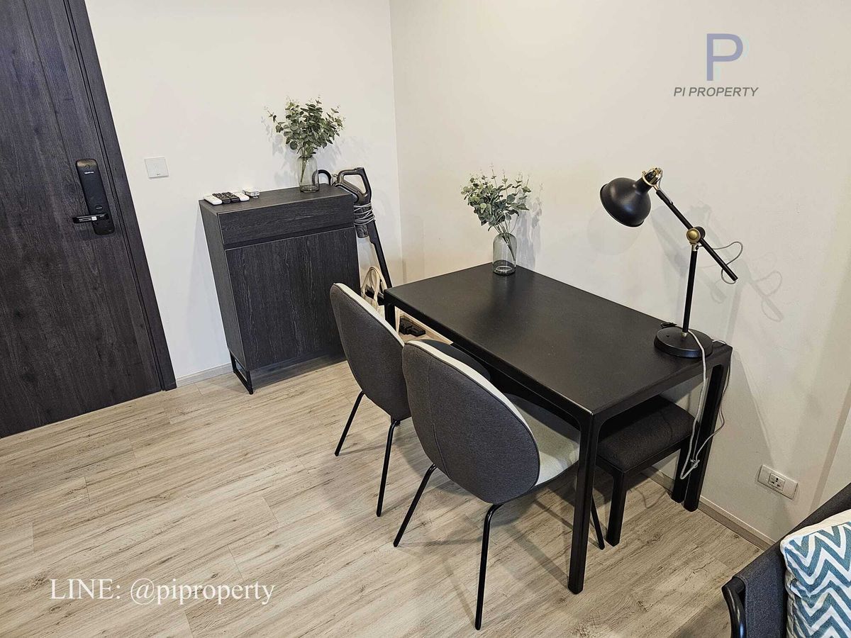 For RentCondoRatchadapisek, Huaikwang, Suttisan : High rise 1Bedroom unit for rent in XT Huaikhwang. Ready to move in. Huaikhwang - Rama 9 lifestyle. Unité de grande hauteur 1 chambre à louer à XT Huaikhwang. Prêt à emménager. Huaikhwang - Rama 9 style de vie.