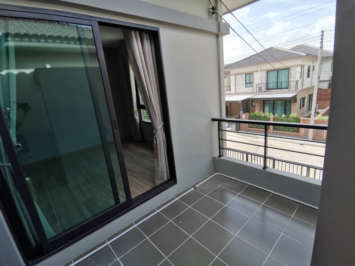 ให้เช่าบ้านปทุมธานี รังสิต ธรรมศาสตร์ : บ้านเดี่ยว ใกล้แยกบางคูวัด  4ห้องนอน 3ห้องน้ำ มีห้องชั้น1 เลี้ยงสัตว์ได้ ถนนกรุงเทพ-ปทุม