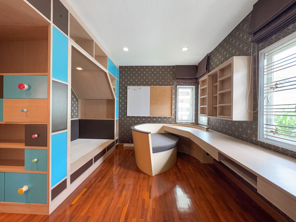 For SaleHouseLadkrabang, Suwannaphum Airport : Luxury European-style corner single house – Casa Grand Onnut–Wongwaen