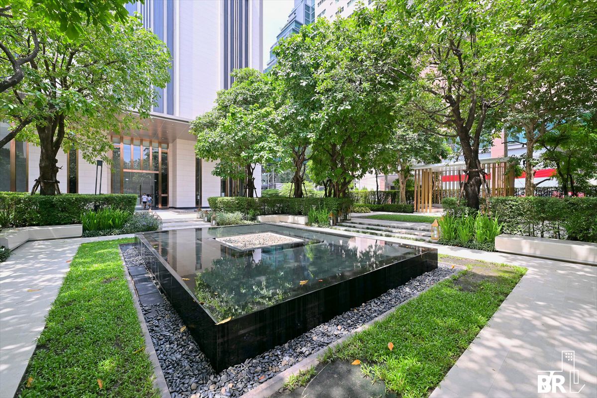 For SaleCondoSukhumvit, Asoke, Thonglor :  ✨ Beautiful Room in a Prime Location ✨ The Esse Asoke convenient travel, near the business area  Near  BTS Asoke  