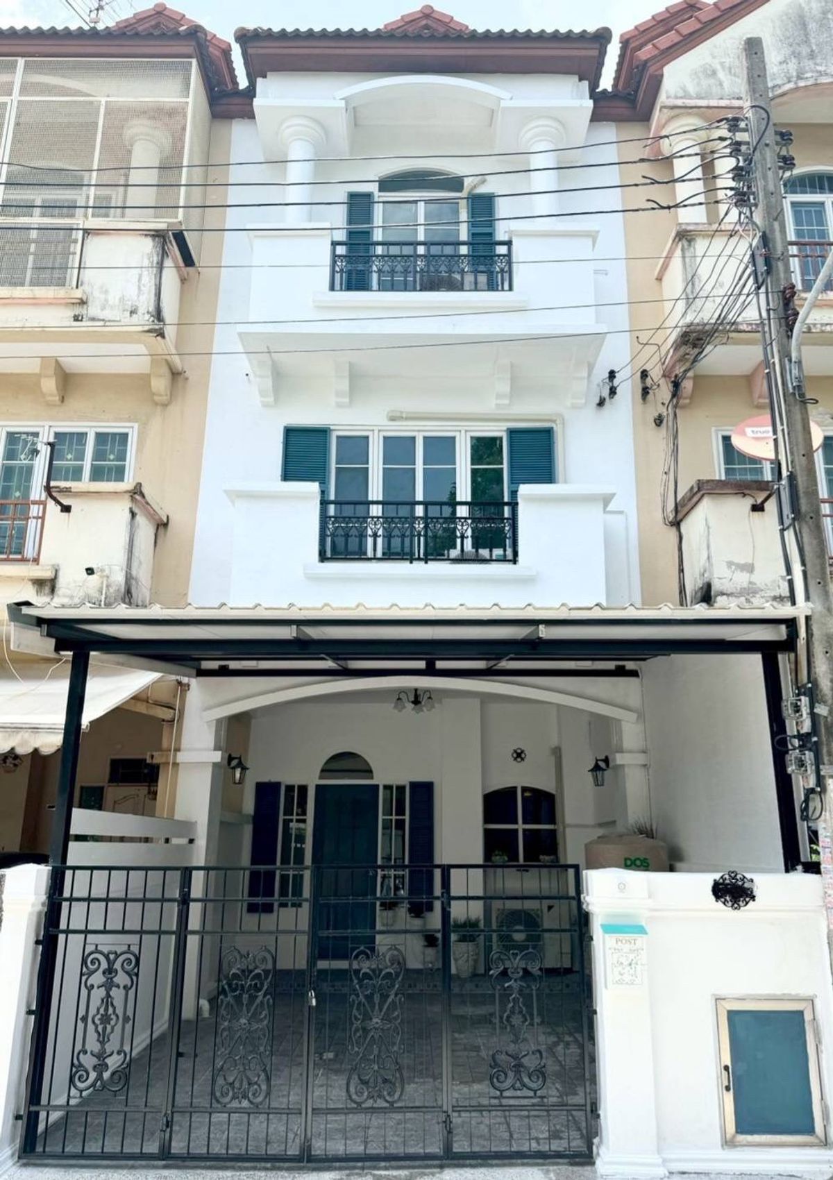 For RentTownhomeChaengwatana, Muangthong : French townhome rental/home style Saranon Village, Pak Kret, near Central Chaengwattana