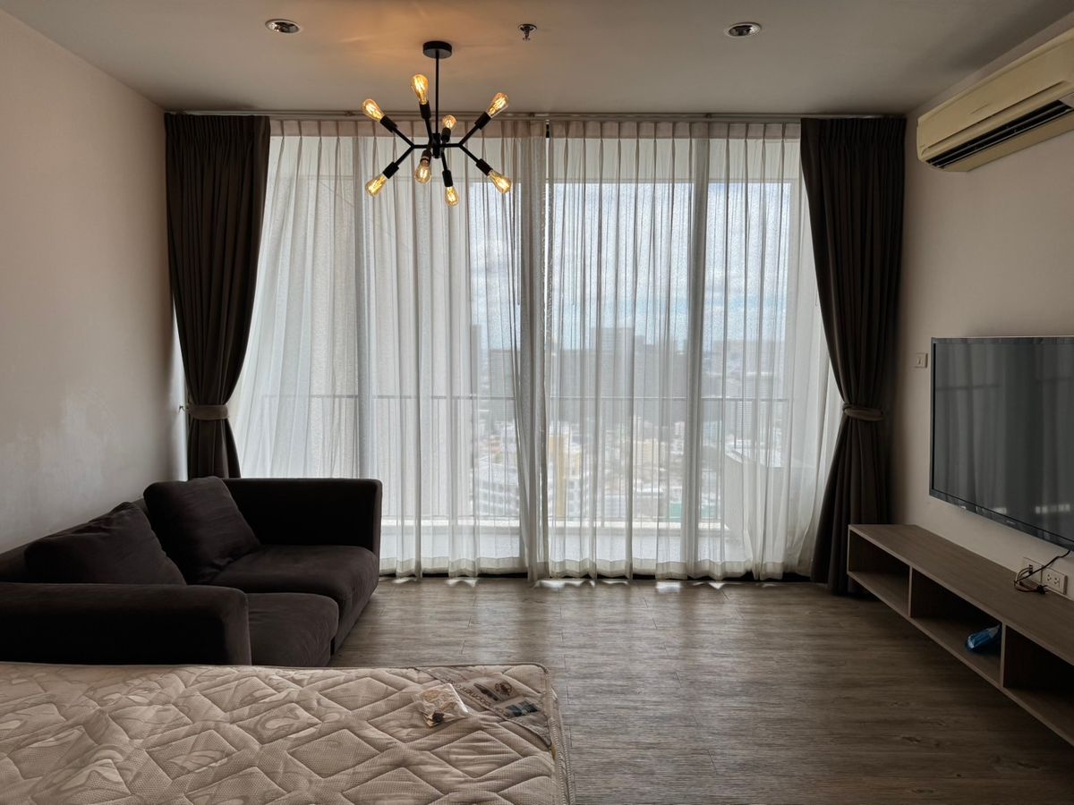 For SaleCondoLadprao, Central Ladprao : 🔥Hot deal, discounted price 🔥 Room 34 SQM. 🏙️The Issara Ladprao only 2.85 MBí 054 7992 JJ