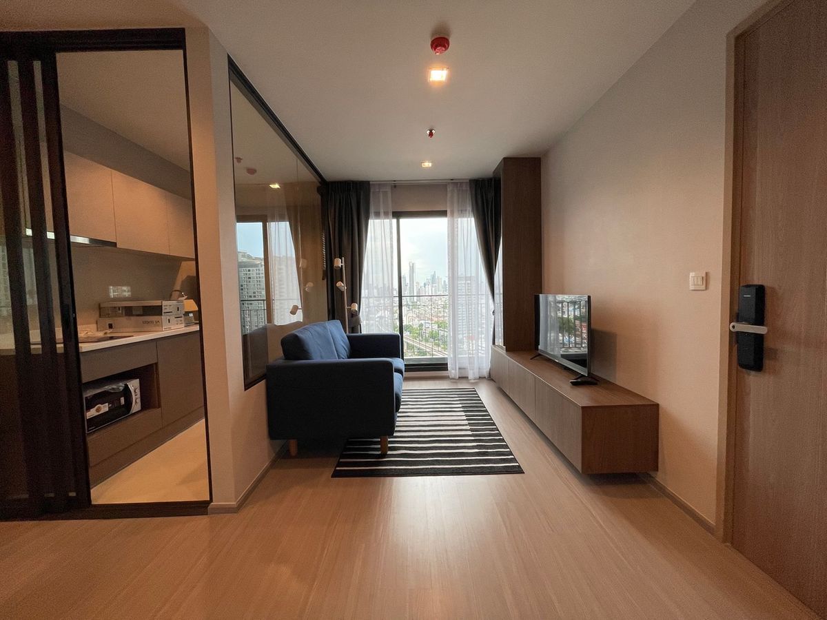 For RentCondoThaphra, Talat Phlu, Wutthakat : Life Sathorn Sierra 2 bedrooms are available for rent, beautiful room.