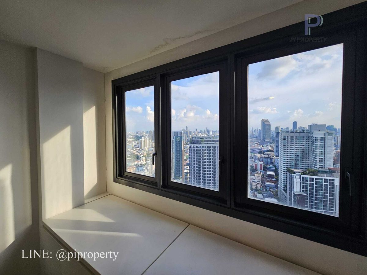 For RentCondoRatchadapisek, Huaikwang, Suttisan : High rise 1Bedroom unit for rent in XT Huaikhwang. Ready to move in. Huaikhwang - Rama 9 lifestyle. Unité de grande hauteur 1 chambre à louer à XT Huaikhwang. Prêt à emménager. Huaikhwang - Rama 9 style de vie.