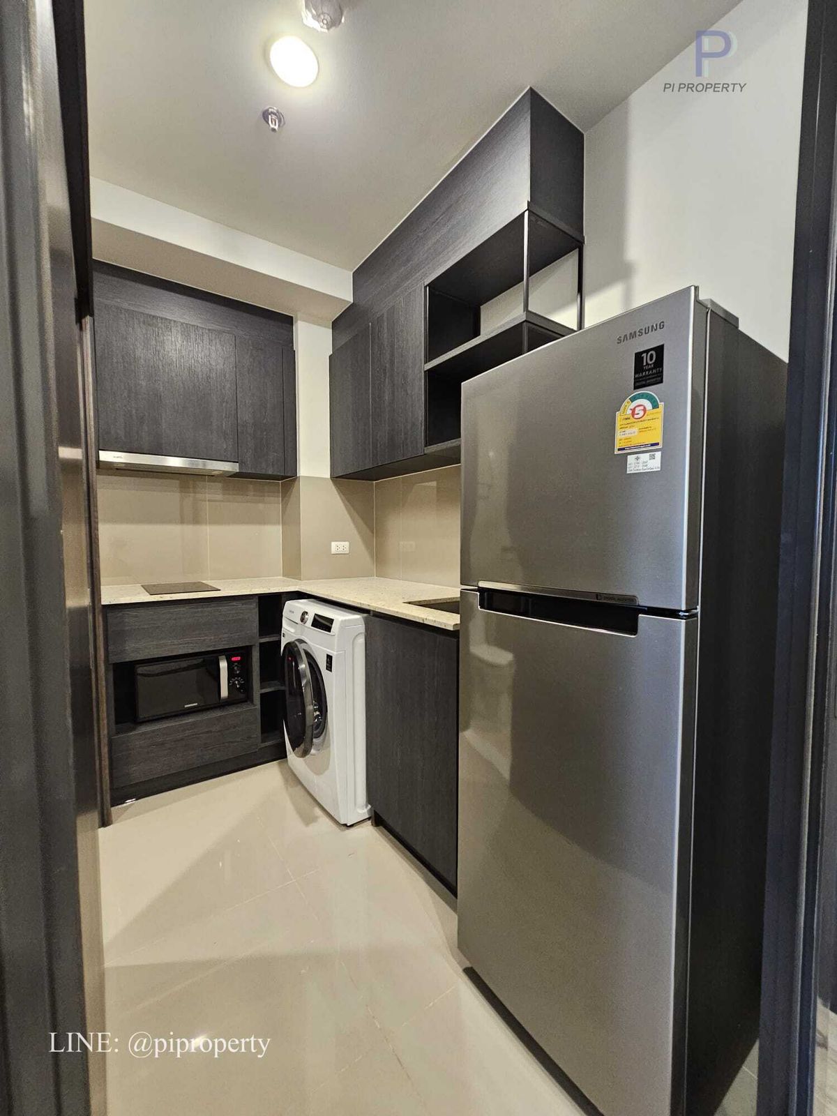 For RentCondoRatchadapisek, Huaikwang, Suttisan : High rise 1Bedroom unit for rent in XT Huaikhwang. Ready to move in. Huaikhwang - Rama 9 lifestyle. Unité de grande hauteur 1 chambre à louer à XT Huaikhwang. Prêt à emménager. Huaikhwang - Rama 9 style de vie.