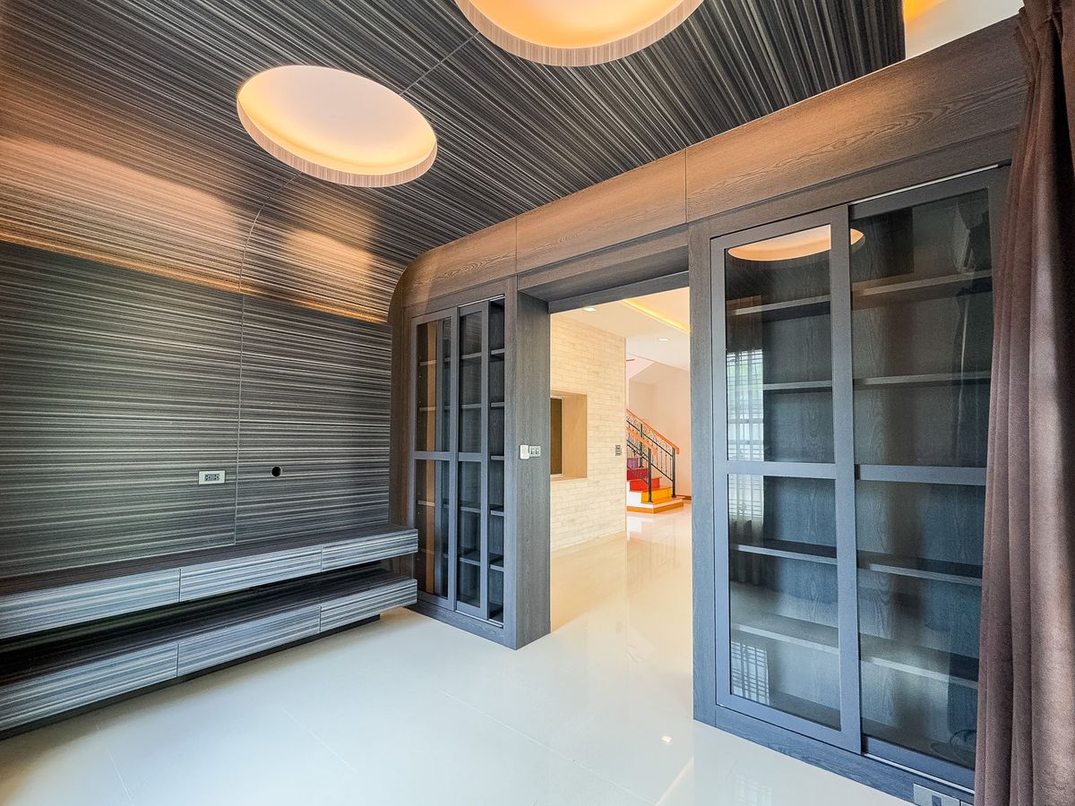 For SaleHouseLadkrabang, Suwannaphum Airport : Luxury European-style corner single house – Casa Grand Onnut–Wongwaen