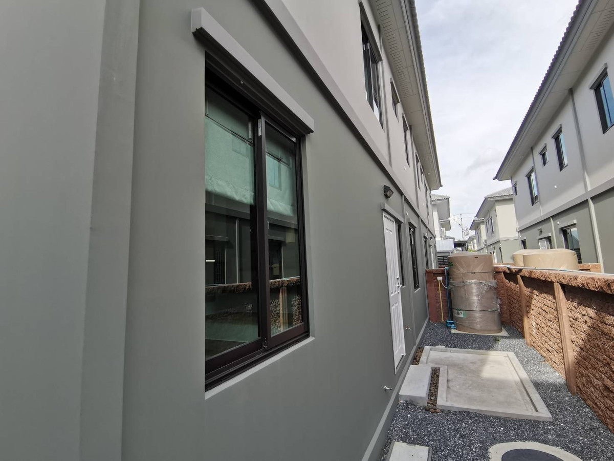 ให้เช่าบ้านปทุมธานี รังสิต ธรรมศาสตร์ : บ้านเดี่ยว ใกล้แยกบางคูวัด  4ห้องนอน 3ห้องน้ำ มีห้องชั้น1 เลี้ยงสัตว์ได้ ถนนกรุงเทพ-ปทุม