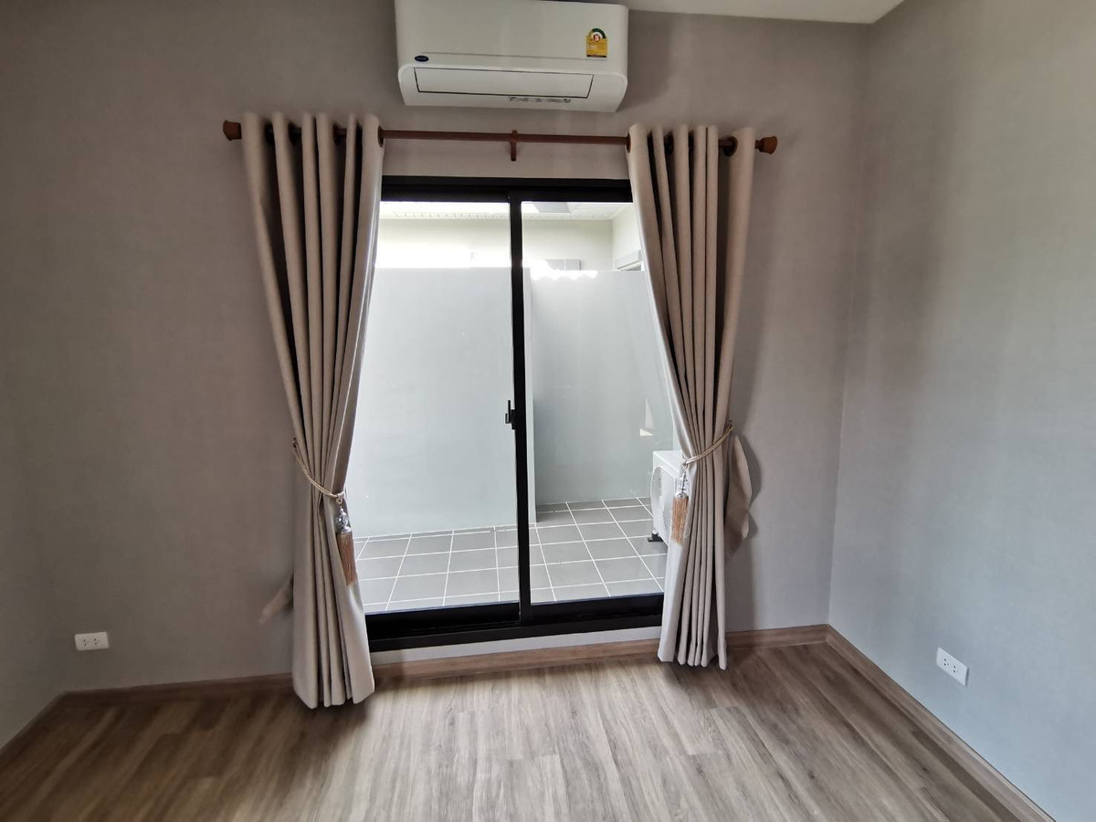 ให้เช่าบ้านปทุมธานี รังสิต ธรรมศาสตร์ : บ้านเดี่ยว ใกล้แยกบางคูวัด  4ห้องนอน 3ห้องน้ำ มีห้องชั้น1 เลี้ยงสัตว์ได้ ถนนกรุงเทพ-ปทุม