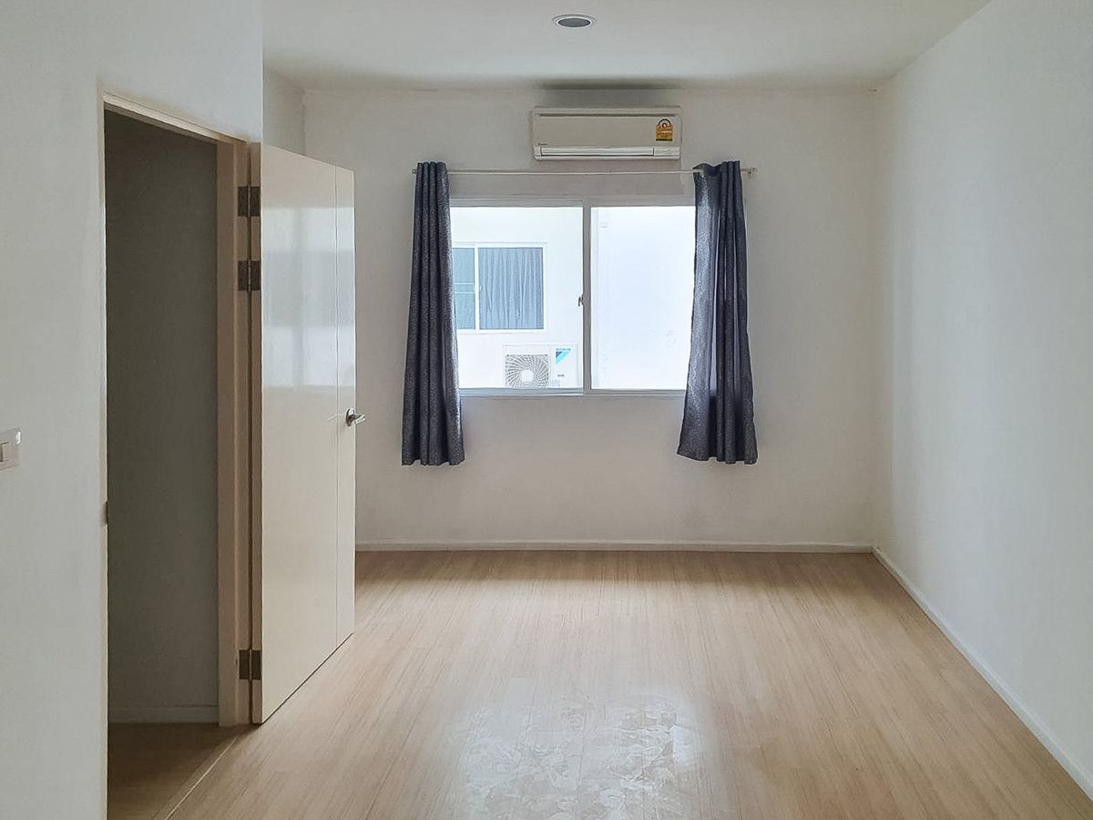 ขายทาวน์โฮมอ่อนนุช อุดมสุข : บ้านกลางเมือง สุขุมวิท 77 / 3 ห้องนอน (ขายพร้อมผู้เช่า), Baan Klangmuang Sukhumvit 77 / 3 Bedrooms (SALE WITH TENANT) FON169