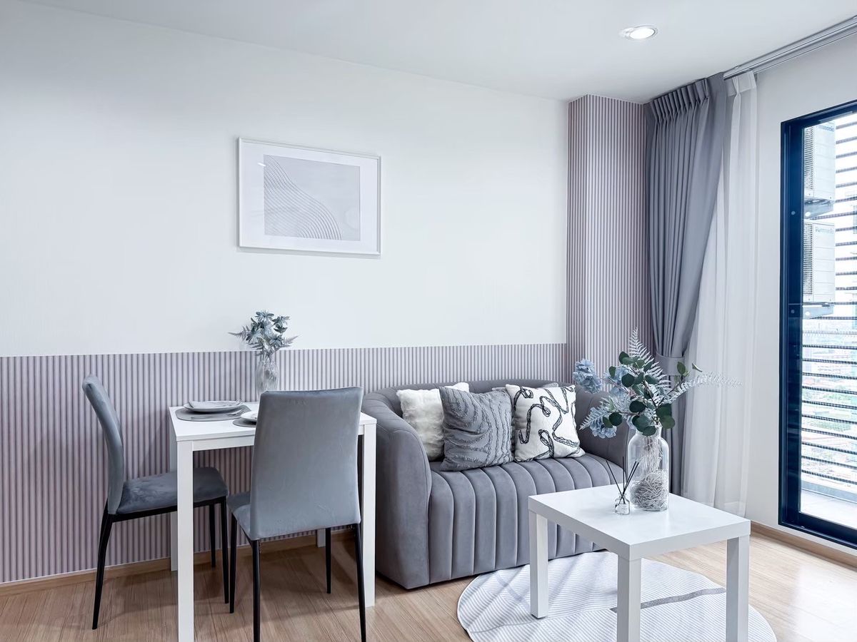 For SaleCondoChaengwatana, Muangthong : 🌲 The Base Chaengwattana Condo emphasizing the green area Beautiful, modern, stylish Satisfying both furniture and electrical appliances Ready to move in immediately Good location surrounded by many hangout sources.