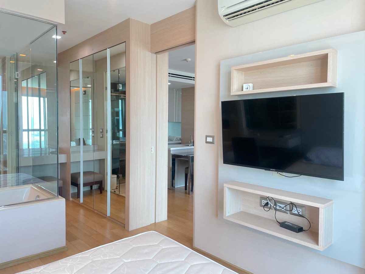 ให้เช่าคอนโดพระราม 9 เพชรบุรีตัดใหม่ RCA : 🔥 ปล่อยเช่าด่วน 🔥 ห้องสวย  ถูก ห้องสภาพดี ห้องรองมุม วิวโล่ง ว่างพร้อมเช่า Call 0619824959