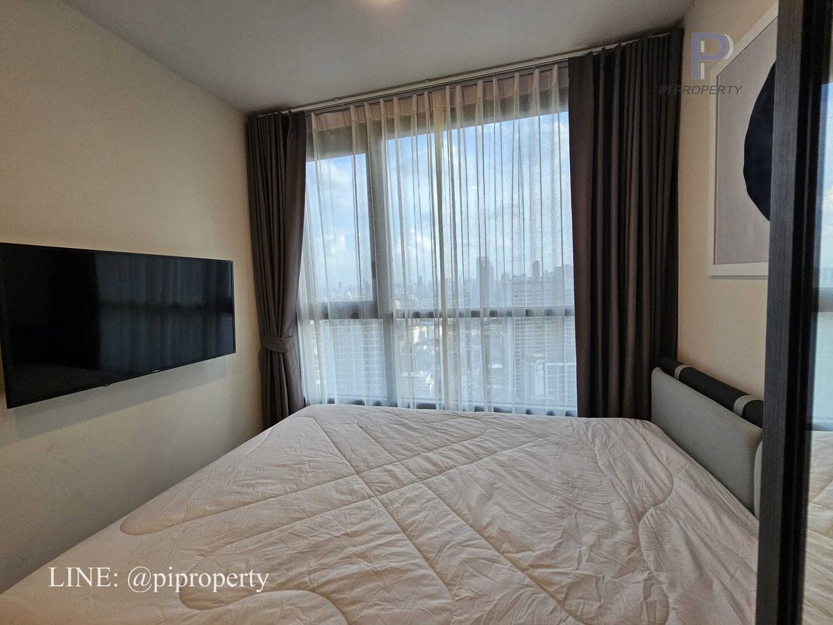 For RentCondoRatchadapisek, Huaikwang, Suttisan : High rise 1Bedroom unit for rent in XT Huaikhwang. Ready to move in. Huaikhwang - Rama 9 lifestyle. Unité de grande hauteur 1 chambre à louer à XT Huaikhwang. Prêt à emménager. Huaikhwang - Rama 9 style de vie.