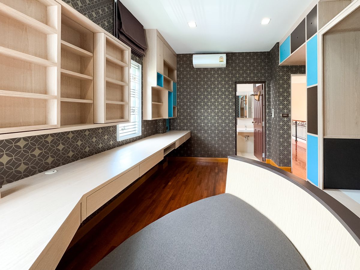 For SaleHouseLadkrabang, Suwannaphum Airport : Luxury European-style corner single house – Casa Grand Onnut–Wongwaen