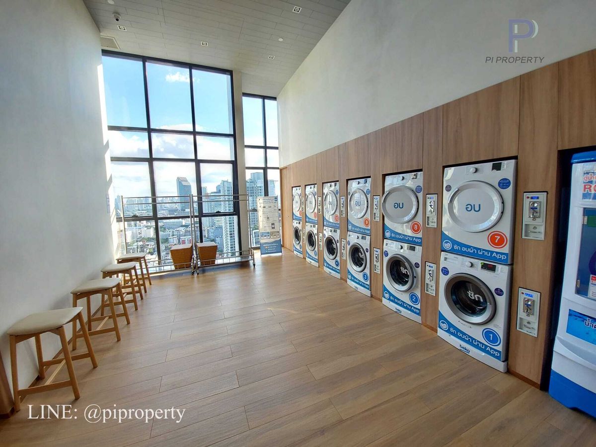 For RentCondoRatchadapisek, Huaikwang, Suttisan : High rise 1Bedroom unit for rent in XT Huaikhwang. Ready to move in. Huaikhwang - Rama 9 lifestyle. Unité de grande hauteur 1 chambre à louer à XT Huaikhwang. Prêt à emménager. Huaikhwang - Rama 9 style de vie.