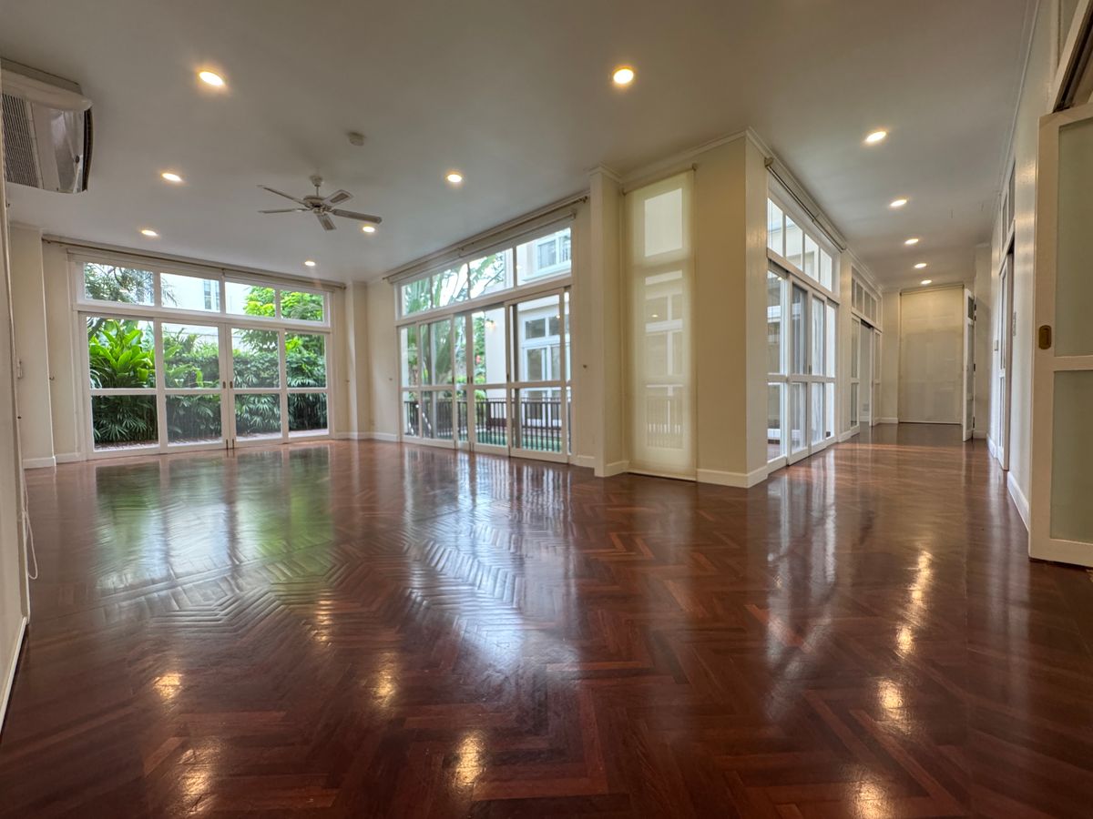 For RentHouseSukhumvit, Asoke, Thonglor : 💥 Prime Location Single House in Central Sukhumvit – Spacious 100 Sq.wah Land, 5 Bedrooms, Ideal for Large Families, Just Minutes from BTS Thonglor