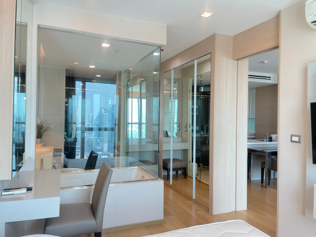 ให้เช่าคอนโดพระราม 9 เพชรบุรีตัดใหม่ RCA : 🔥 ปล่อยเช่าด่วน 🔥 ห้องสวย  ถูก ห้องสภาพดี ห้องรองมุม วิวโล่ง ว่างพร้อมเช่า Call 0619824959