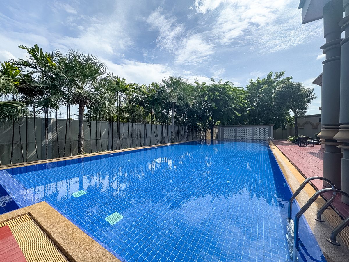 For SaleHouseLadkrabang, Suwannaphum Airport : Luxury European-style corner single house – Casa Grand Onnut–Wongwaen