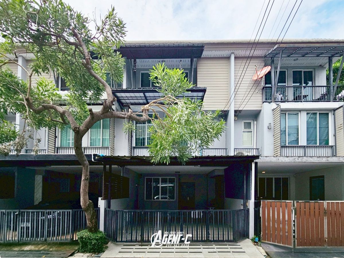 ขายทาวน์โฮมเกษตร นวมินทร์ ลาดปลาเค้า : อารียา เดลี่ เกษตร-นวมินทร์ ทาวน์โฮม 3 ชั้น ฟังก์ชั่น 3 ห้องนอน 4 ห้องน้ำ 2 ที่จอดรถ ตกแต่งเฟอร์เจอร์บิ้วอินสวย ทำเลดีเดินทางสะดวก ใกล้ ม.เกษตร และเซ็นทรัล รามอินทรา