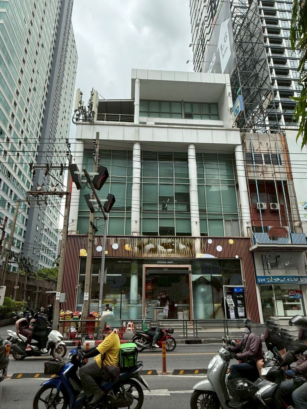 ขายอาคารพาณิชย์สุขุมวิท อโศก ทองหล่อ :  ♢ Prime Location ♢ อาคารพาณิชย์ 5.5 ชั้น | ขนาดที่ดิน 61.00 ตร.ว. | ใกล้ มหาวิทยาลัยศรีนครินทรวิโรฒ ประสานมิตร