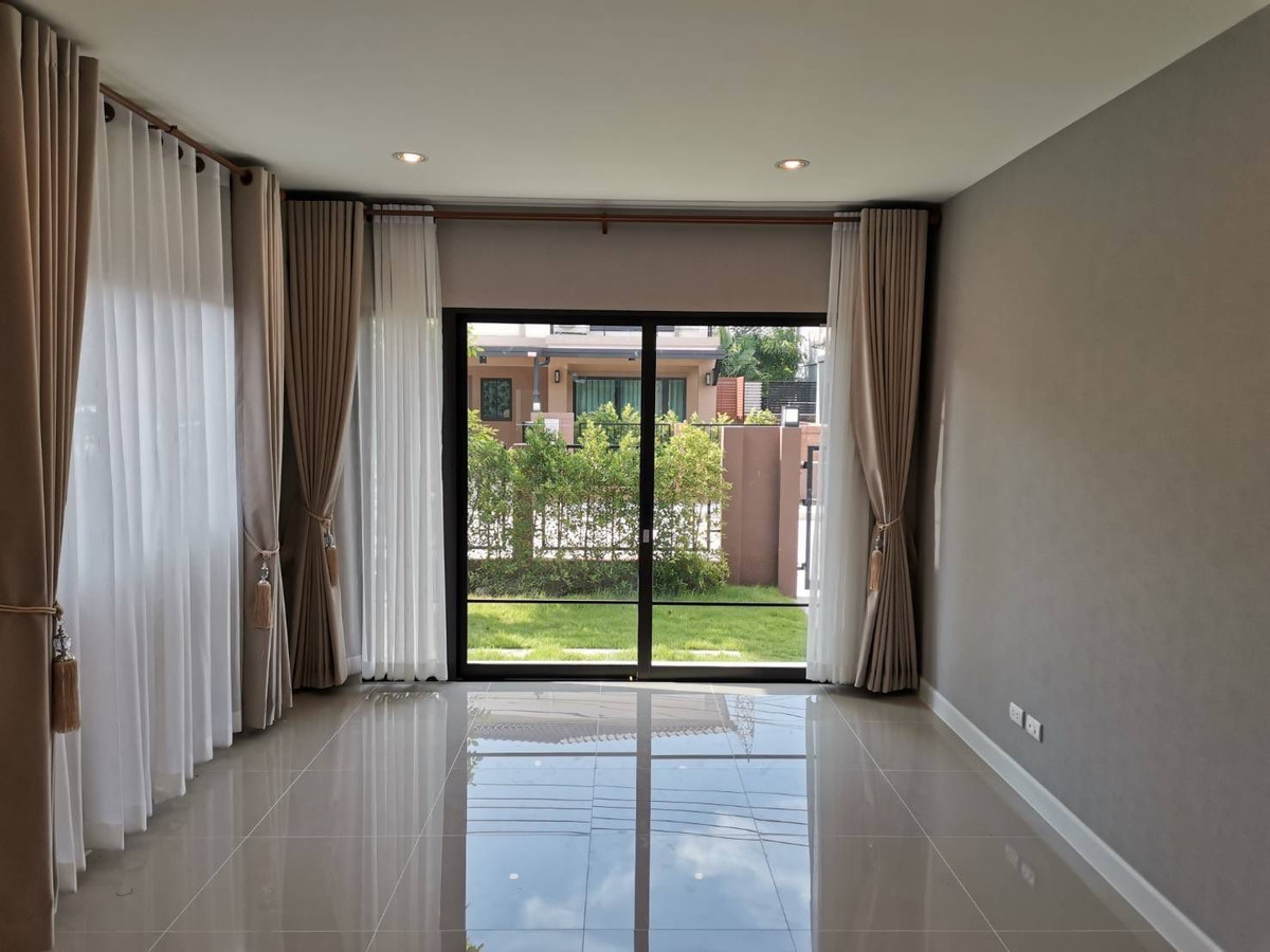 ให้เช่าบ้านปทุมธานี รังสิต ธรรมศาสตร์ : บ้านเดี่ยว ใกล้แยกบางคูวัด  4ห้องนอน 3ห้องน้ำ มีห้องชั้น1 เลี้ยงสัตว์ได้ ถนนกรุงเทพ-ปทุม