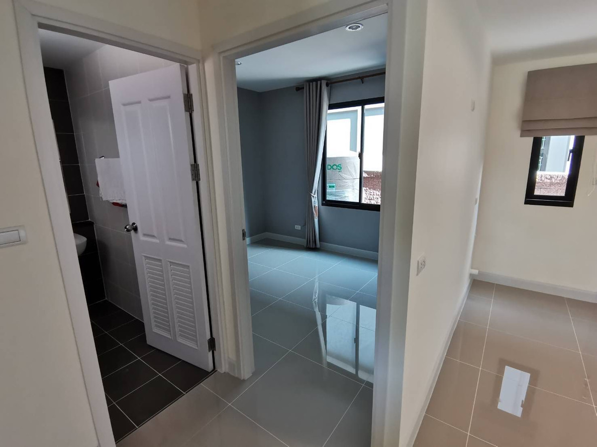 ให้เช่าบ้านปทุมธานี รังสิต ธรรมศาสตร์ : บ้านเดี่ยว ใกล้แยกบางคูวัด  4ห้องนอน 3ห้องน้ำ มีห้องชั้น1 เลี้ยงสัตว์ได้ ถนนกรุงเทพ-ปทุม