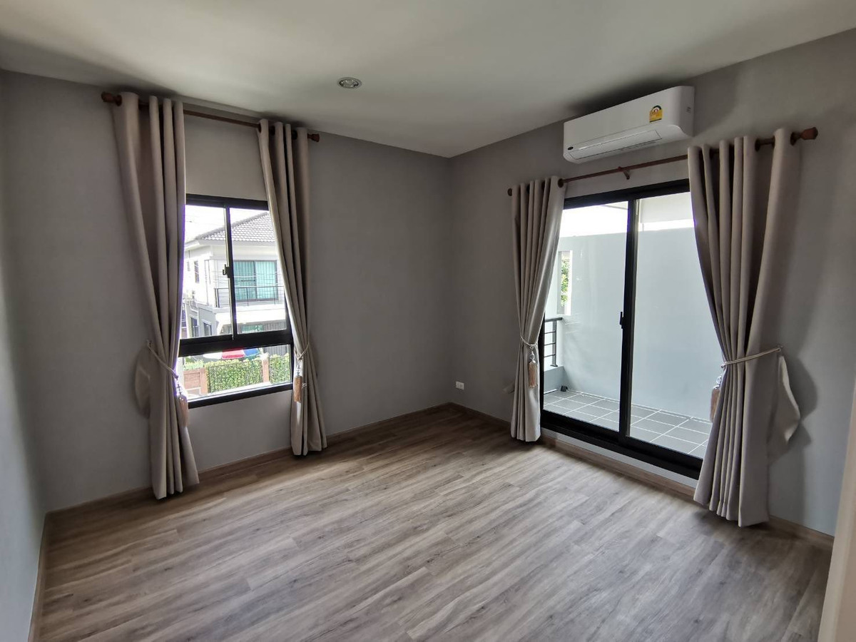 ให้เช่าบ้านปทุมธานี รังสิต ธรรมศาสตร์ : บ้านเดี่ยว ใกล้แยกบางคูวัด  4ห้องนอน 3ห้องน้ำ มีห้องชั้น1 เลี้ยงสัตว์ได้ ถนนกรุงเทพ-ปทุม