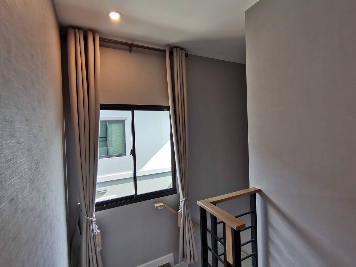 ให้เช่าบ้านปทุมธานี รังสิต ธรรมศาสตร์ : บ้านเดี่ยว ใกล้แยกบางคูวัด  4ห้องนอน 3ห้องน้ำ มีห้องชั้น1 เลี้ยงสัตว์ได้ ถนนกรุงเทพ-ปทุม