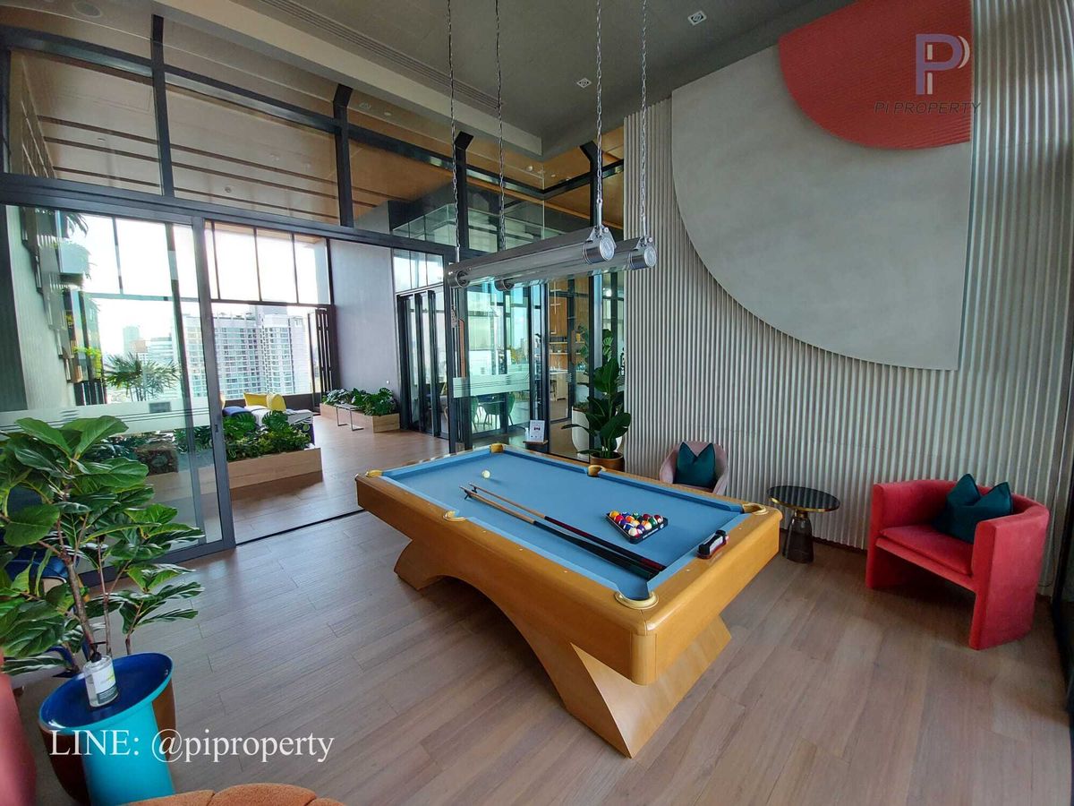 For RentCondoRatchadapisek, Huaikwang, Suttisan : High rise 1Bedroom unit for rent in XT Huaikhwang. Ready to move in. Huaikhwang - Rama 9 lifestyle. Unité de grande hauteur 1 chambre à louer à XT Huaikhwang. Prêt à emménager. Huaikhwang - Rama 9 style de vie.