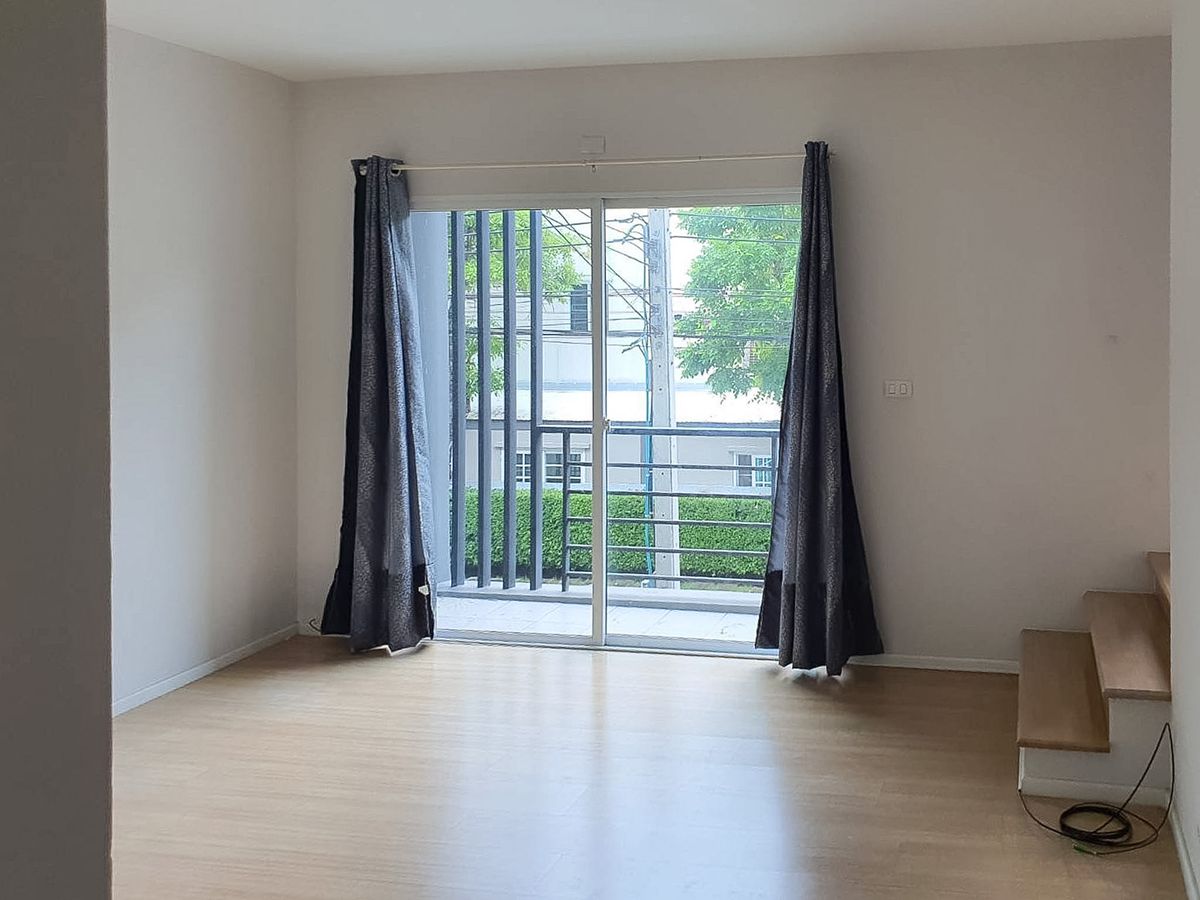 ขายทาวน์โฮมอ่อนนุช อุดมสุข : บ้านกลางเมือง สุขุมวิท 77 / 3 ห้องนอน (ขายพร้อมผู้เช่า), Baan Klangmuang Sukhumvit 77 / 3 Bedrooms (SALE WITH TENANT) FON169