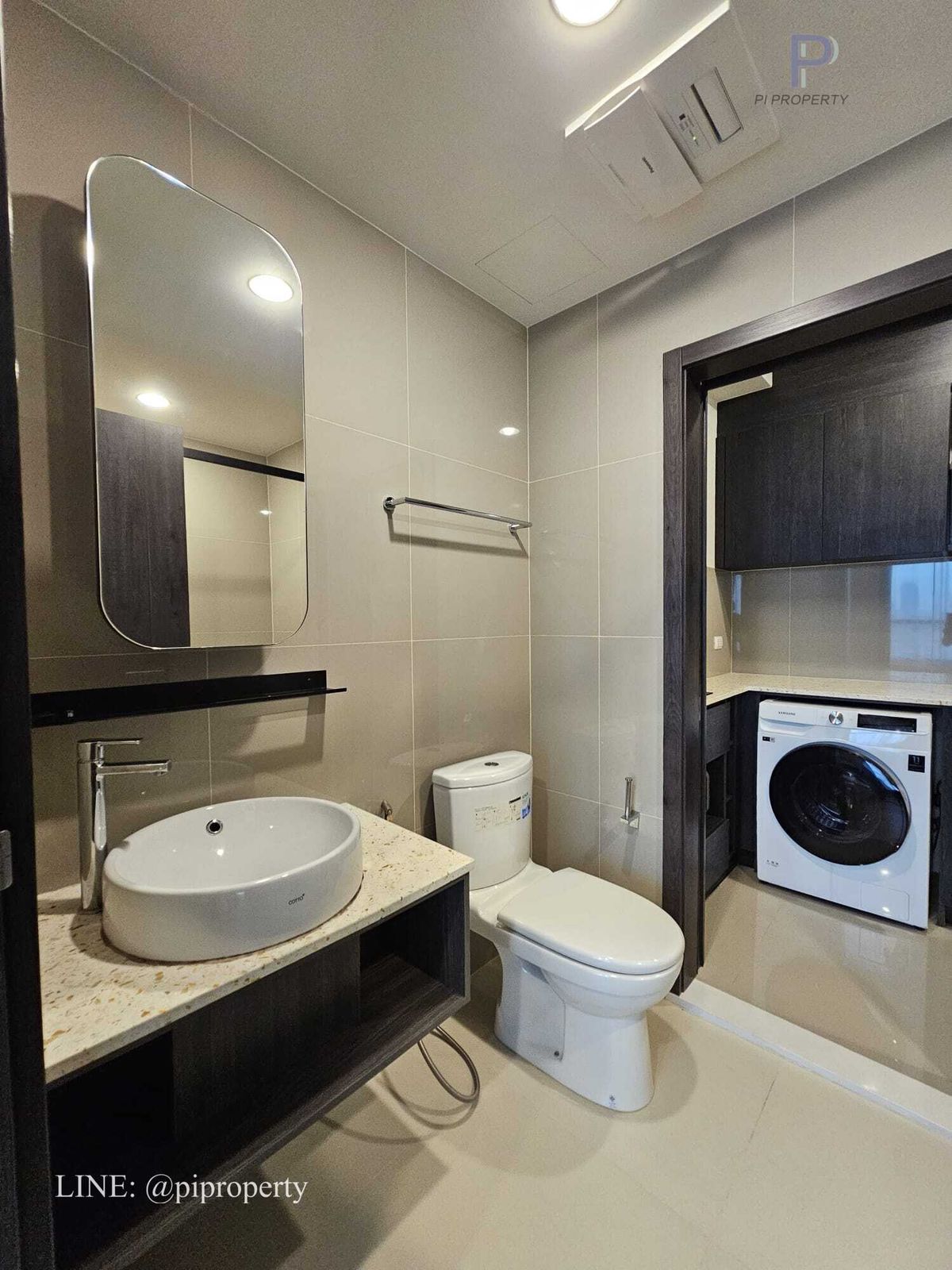 For RentCondoRatchadapisek, Huaikwang, Suttisan : High rise 1Bedroom unit for rent in XT Huaikhwang. Ready to move in. Huaikhwang - Rama 9 lifestyle. Unité de grande hauteur 1 chambre à louer à XT Huaikhwang. Prêt à emménager. Huaikhwang - Rama 9 style de vie.