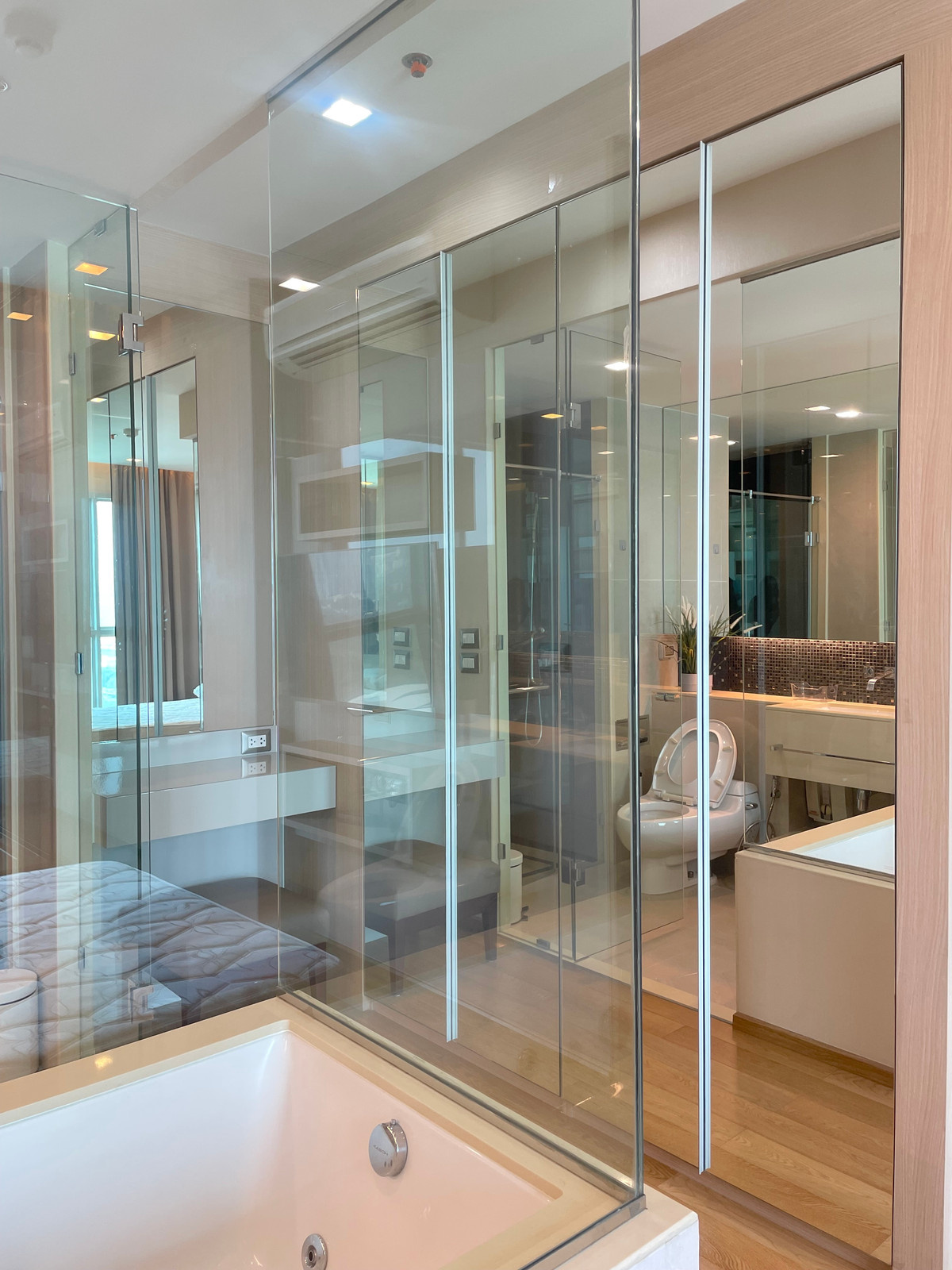 ให้เช่าคอนโดพระราม 9 เพชรบุรีตัดใหม่ RCA : 🔥 ปล่อยเช่าด่วน 🔥 ห้องสวย  ถูก ห้องสภาพดี ห้องรองมุม วิวโล่ง ว่างพร้อมเช่า Call 0619824959