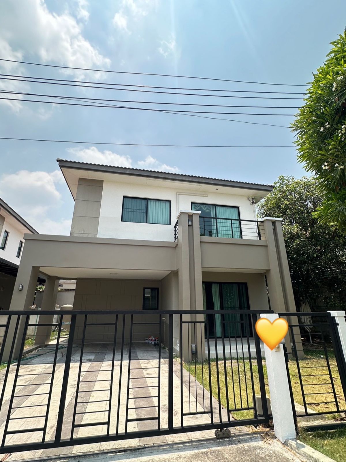 For RentHouseNawamin, Ramindra : Rent a detached house.#Raising animals. The Centro Watcharapol, a back corner, complete furniture, ready to be decorated, very beautiful. 3 bedrooms, 3 bathrooms, ready to move in. 🔥🔥 Rent 28,000 baht/month.