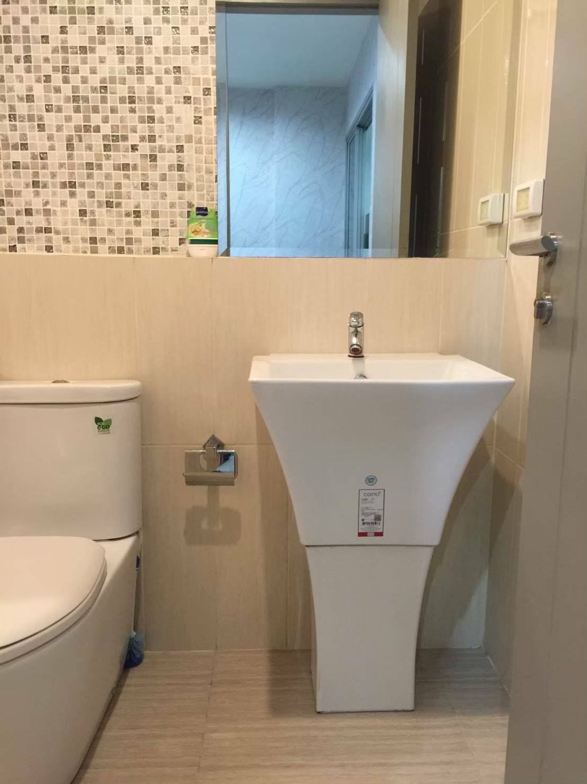 ขายคอนโดรัชดา ห้วยขวาง : Life รัชดาภิเษก คอนโดพร้อมอยู่ ใกล้ MRT ห้วยขวาง อาคาร A, ชั้นสูง  1-Bed 31.57ตร.ม. วิวหันไปทาง เซ็นทรัลพระราม 9, ระเบียงทิศใต้ ขาย 3.69 ลบ.*