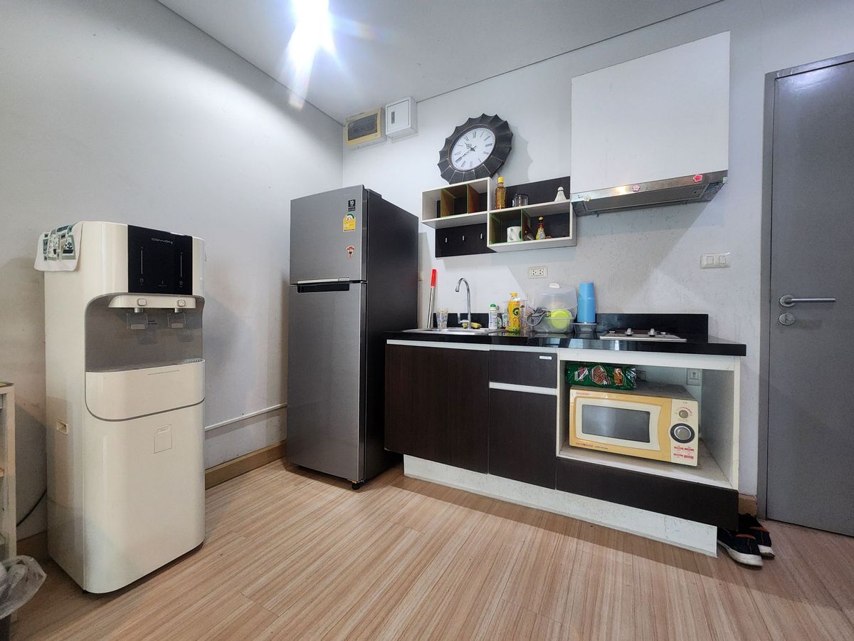 For RentCondoRama 2, Bang Khun Thian : Condo Serveo Rama 2, size 32 sqm. The view is a washing machine near Central Rama II.