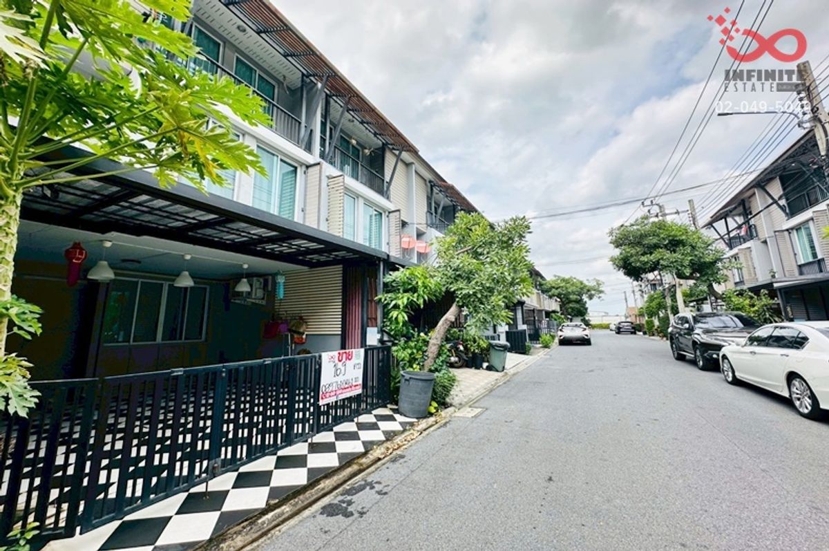 For SaleTownhomeKaset Nawamin,Ladplakao : Sell 3 -story townhouse, 16 sq.wai, Daily Kaset-Nawamin Ladprao is ready.