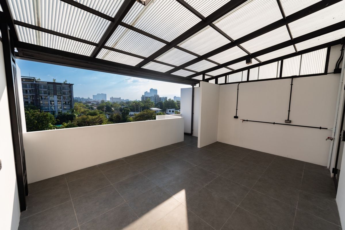 ขายโฮมออฟฟิศสุขุมวิท อโศก ทองหล่อ : 💥 โฮมออฟฟิศหรู 5.5 ชั้น รีโนเวทใหม่ พร้อมเฟอร์นิเจอร์ เครื่องใช้ไฟฟ้าครบทุกห้อง เหมาะทั้งอยู่อาศัยและทำออฟฟิศ ใกล้ BTS แบริ่ง & สำโรง