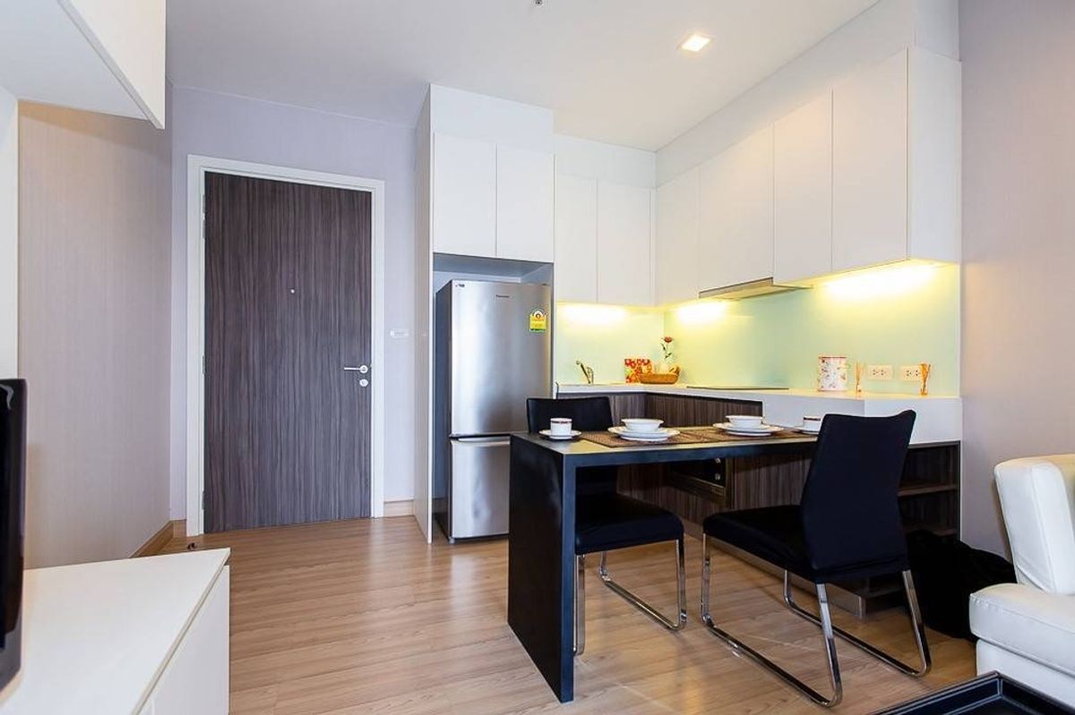 For RentCondoWongwianyai, Charoennakor : 🔥 For Rent !!🔥 Code C20221206201..........Urbano Absolute Sathorn - Taksin, 1 bedroom, 1 bathroom, high floor 19++, Asiatique view, furnished, ready to move in 📣📣