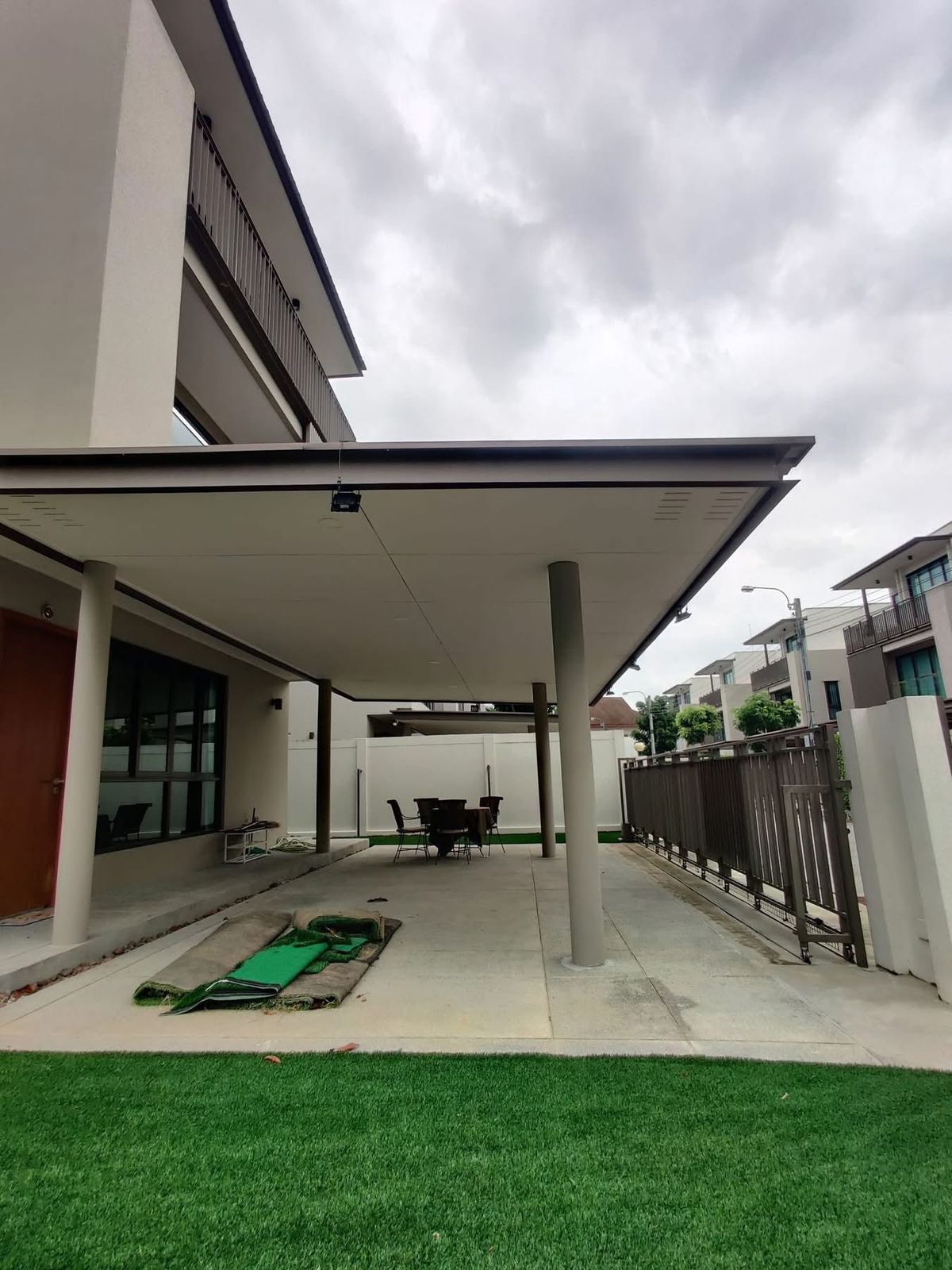 For SaleHouseLadkrabang, Suwannaphum Airport : 🎉🏡 AQ Arbor in honor of Rama IX - bigger than anyone in the project! With a private lawn! 🐶 Can raise dogs!