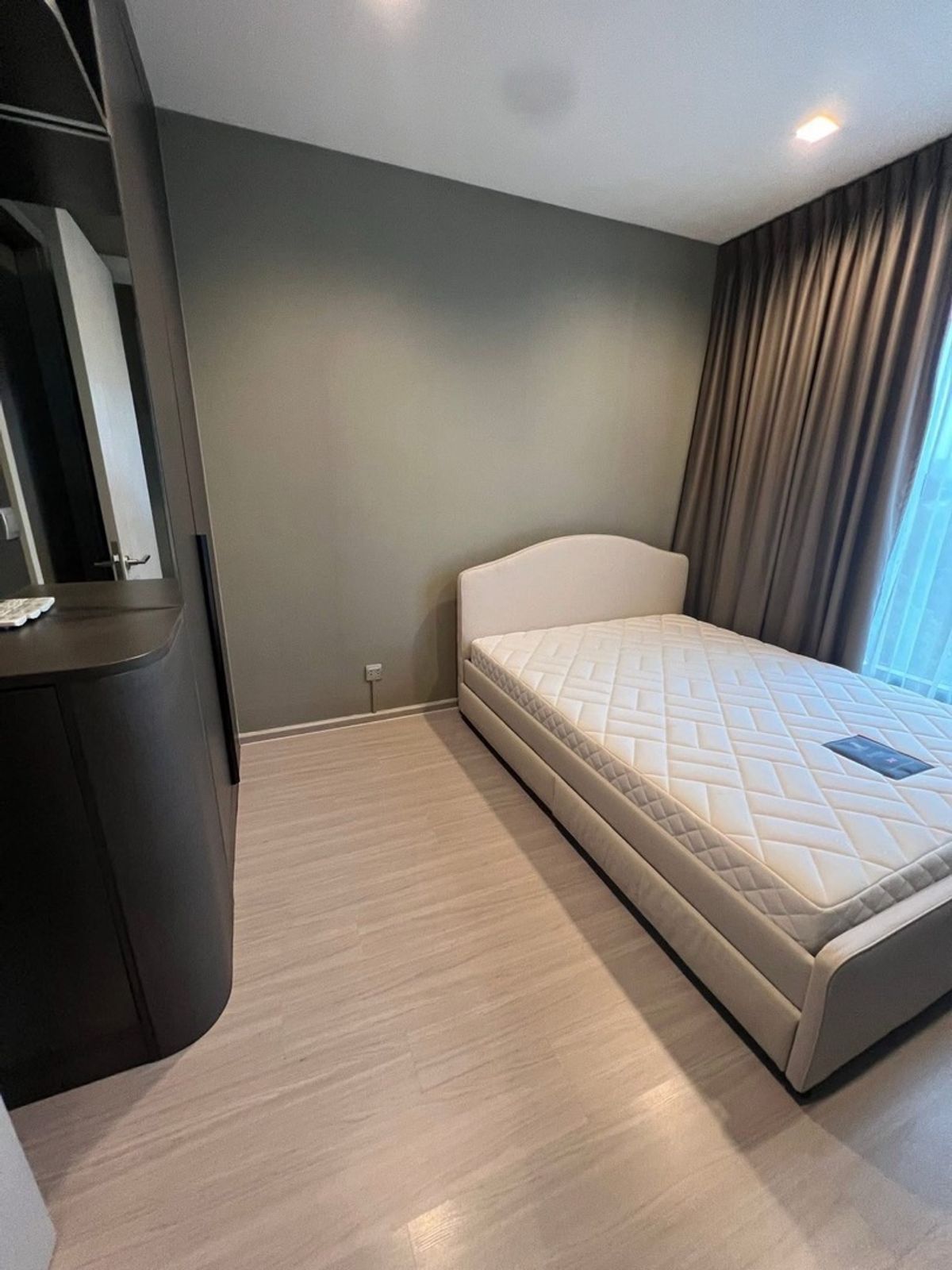 For RentCondoOnnut, Udomsuk : Free ready to be at Life Sukhumvit 62, 55 sqm. 2 bedrooms, 2 bathrooms, 5th floor, corner room 30,000 baht.