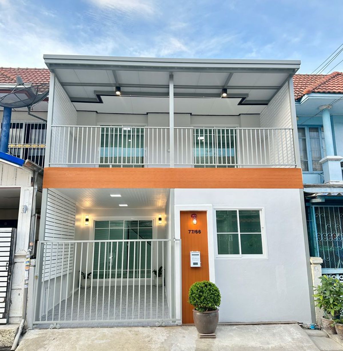 For SaleHouseNonthaburi, Bang Yai, Bangbuathong : 2 -storey townhouse for sale. Project #Bua Thong 4 Village, new renovated, adding a 2nd floor, wide front of the house