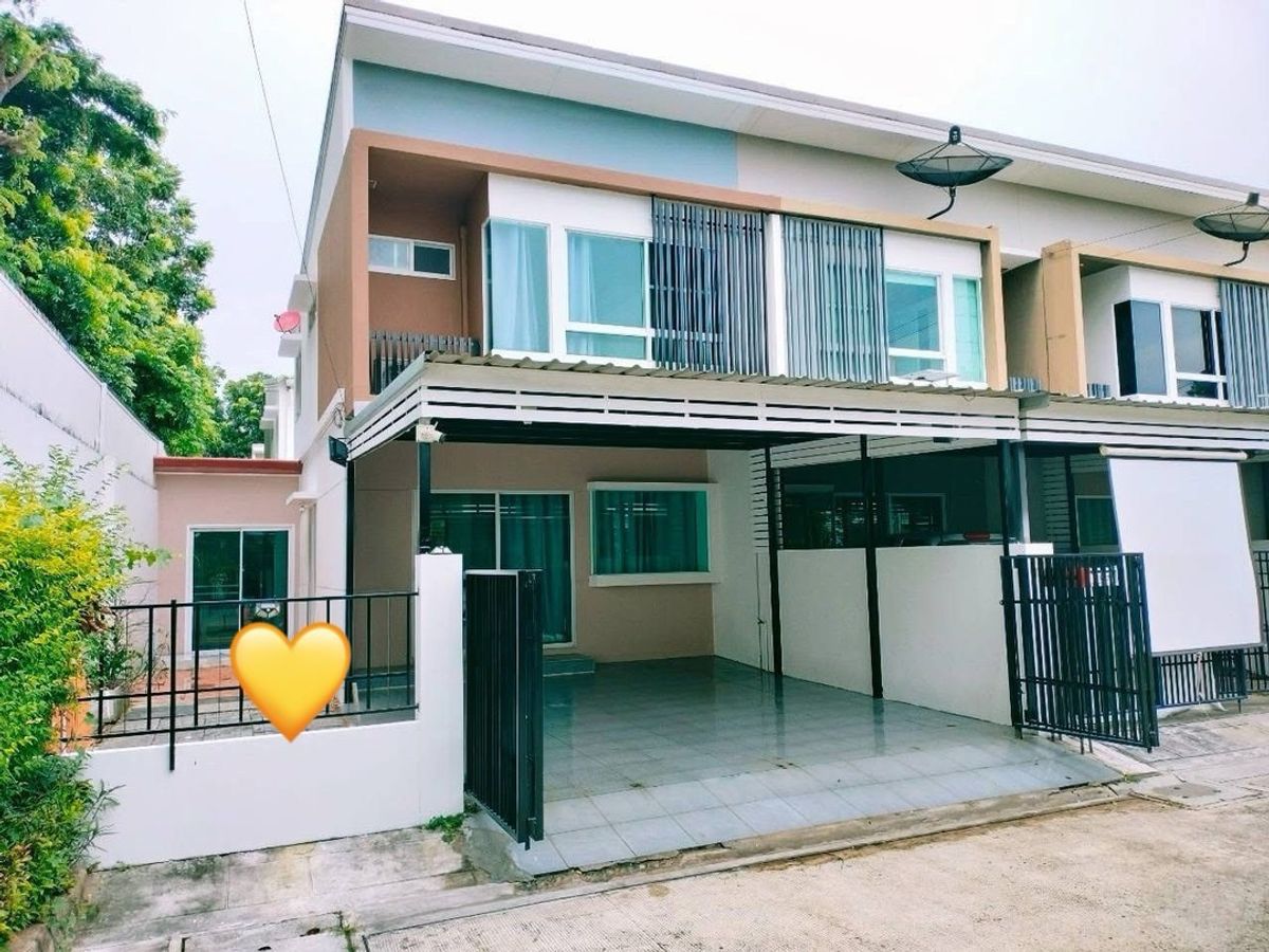 ให้เช่าทาวน์โฮมสมุทรปราการ สำโรง : ให้เช่าทาวน์โฮม หลังมุม หมู่บ้านอินดี้ ศรีนครินทร์  ใกล้แมคโครศรีนครินทร์  ที่ดิน 27 ตร.วา | เฟอร์นิเจอร์ครบ โครงการจาก Land & Houses  💥 ค่าเช่า 20,000 บาท/เดือน
