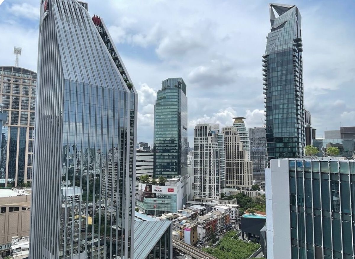 For RentCondoSukhumvit, Asoke, Thonglor : Beautiful room, high floor view, beautiful city, 1 stud 1 bathroom, Noble Refine