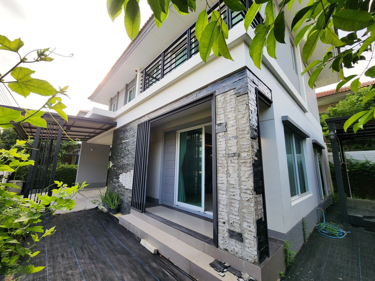 For SaleHouseRama5, Ratchapruek, Bangkruai : ** House for sale Near the outstanding international school for 5-7 minutes at a price of 7.5 million baht (very good price) ** 4 bedrooms, 3 bathrooms, 3 parking spaces, have a central part to use