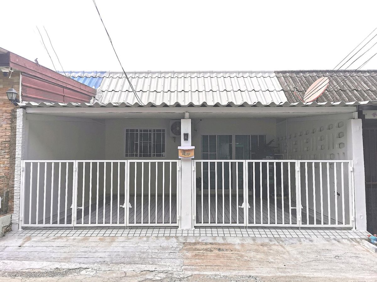 ขายทาวน์โฮมเกษตร นวมินทร์ ลาดปลาเค้า : ทาวน์​เฮ้าส์​​ นวลจันทร์​ ​รีโนเวทใหม่​ จอดรถได้​ 2 คัน​ ❗