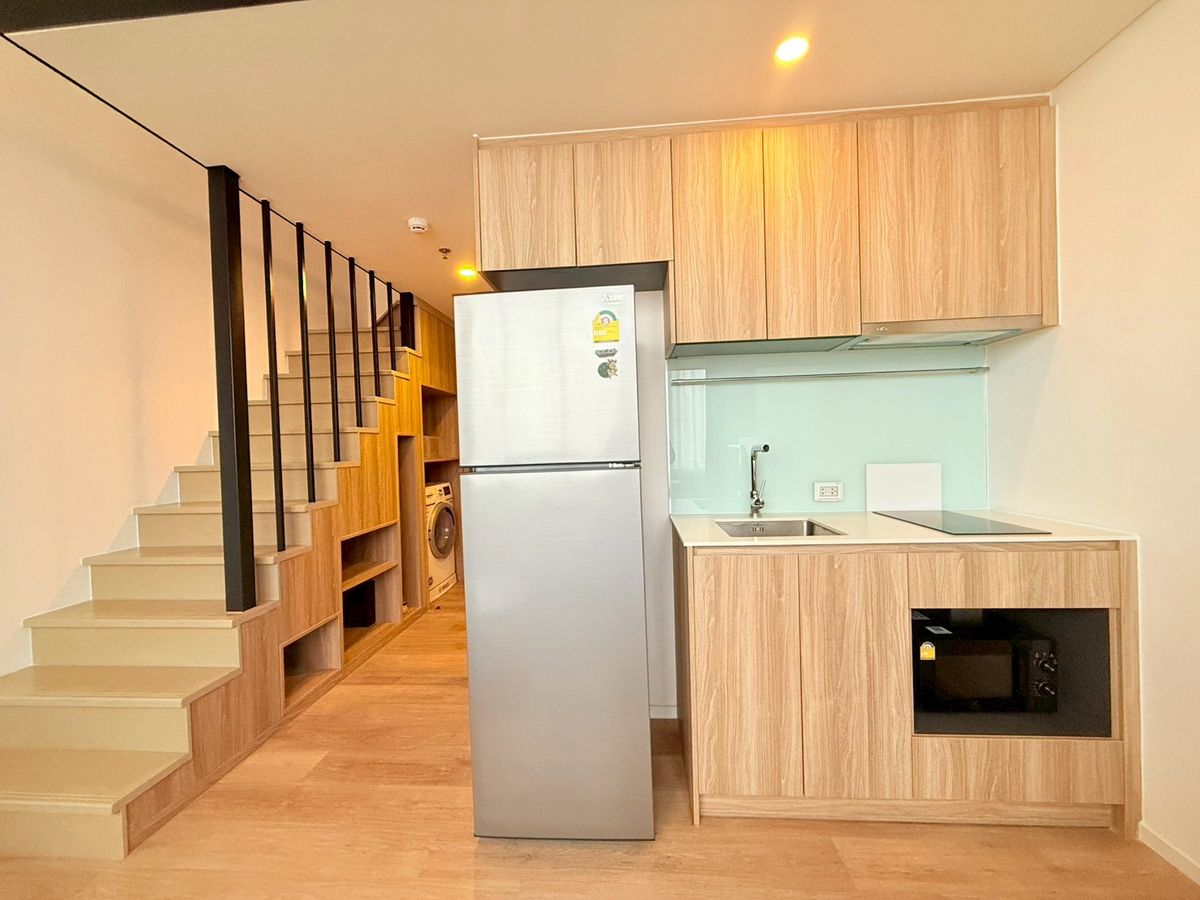 ให้เช่าคอนโดอ่อนนุช อุดมสุข : ให้เช่า! Duplex เพดานสูง 1 ห้องนอน ติด BTS @ Siamese สุขุมวิท 87